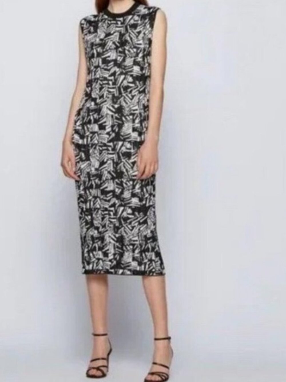 Sleeveless Black and White Patterned Dress